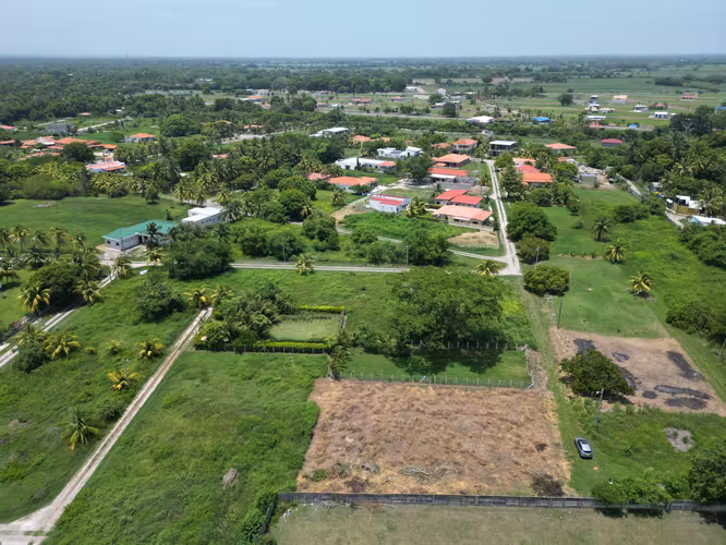¡Terrenos en Venta en Complejo Privado / Camino a Costa del Sol!