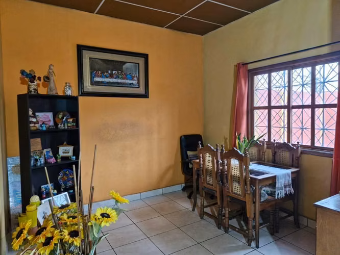 Propiedad Comercial en Venta – Frente a Freund La Rábida | $294,000