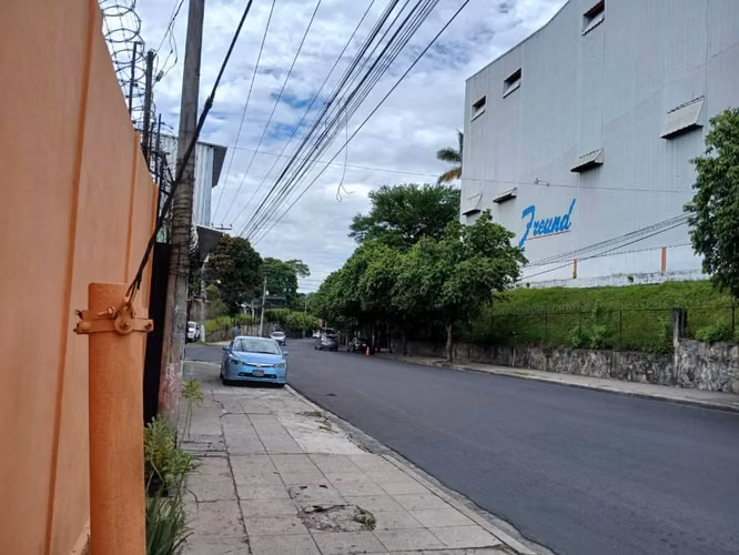 Propiedad Comercial en Venta – Frente a Freund La Rábida | $294,000