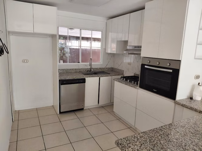 CASA EN VENTA EN SANTA ELENA