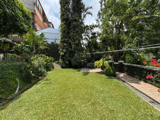 SE VENDE CASA LOS PLANES DE RENDERO con linda vista y con finos acabados