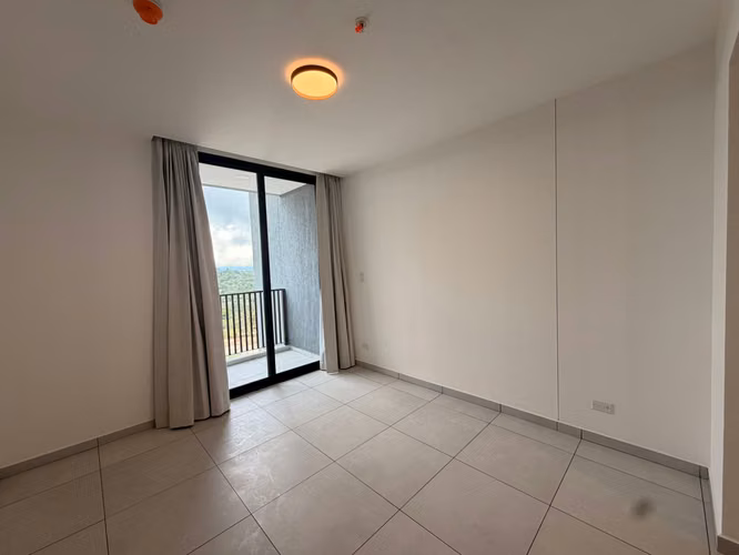 SE ALQUILA APARTAMENTO ALTURAS DEL BOSQUE A ESTRENAR LÍNEA BLANCA