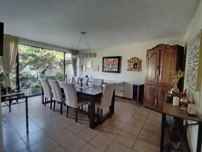 SE ALQUILA CASA CUMBRES DE LA ESCALÓN, PRIVADO