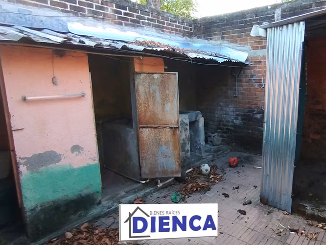 CASA COL ALVAREZ SANTA ANA CANTON PRIMAVERA RECUPERADO PARA REPARAR CON ESPACIO PARA CONSTRUIR