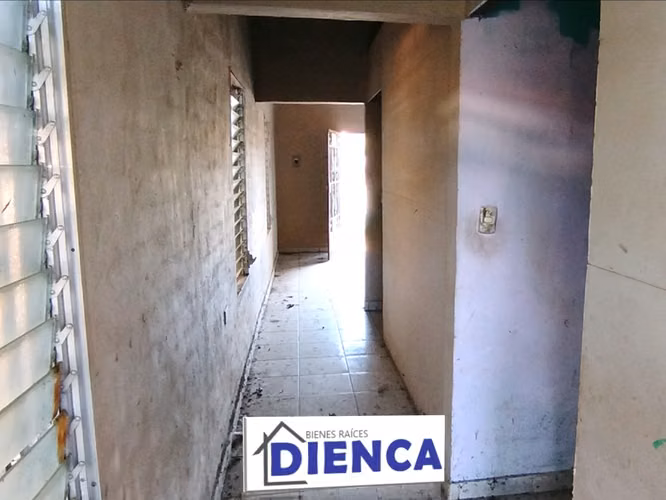 CASA COL ALVAREZ SANTA ANA CANTON PRIMAVERA RECUPERADO PARA REPARAR CON ESPACIO PARA CONSTRUIR