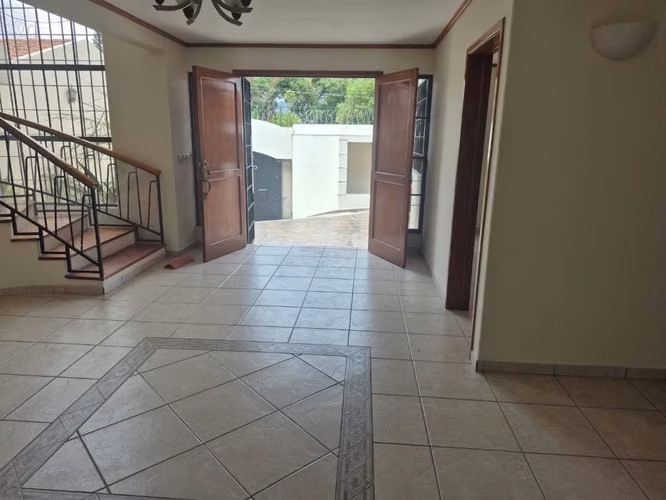 CASA EN ALQUILER EN LOMAS DE ALTAMIRA