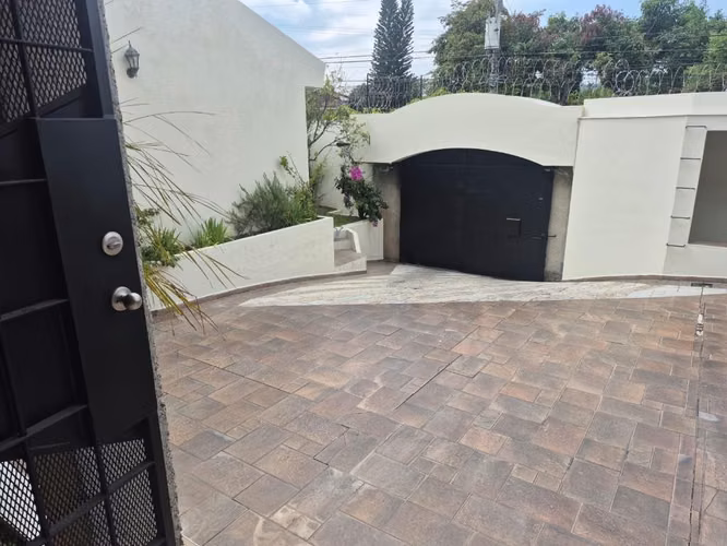 CASA EN ALQUILER EN LOMAS DE ALTAMIRA