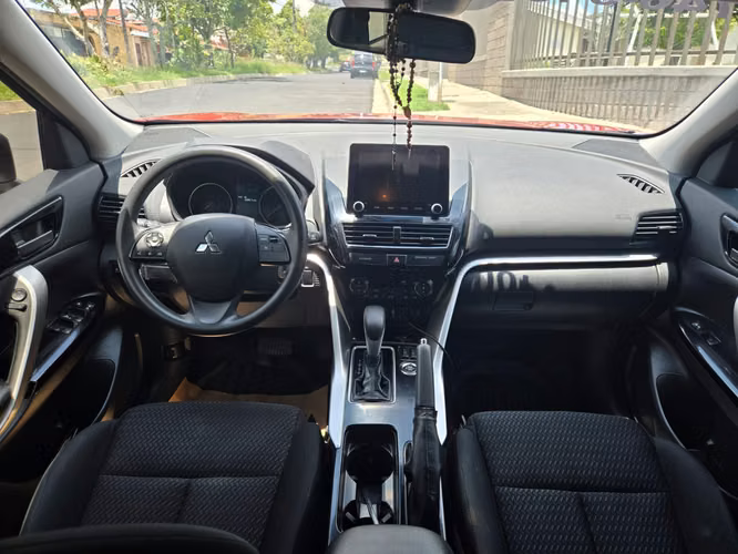 MITSUBISHI ECLIPSE CROSS EDICIÓN ESPECIAL 2023