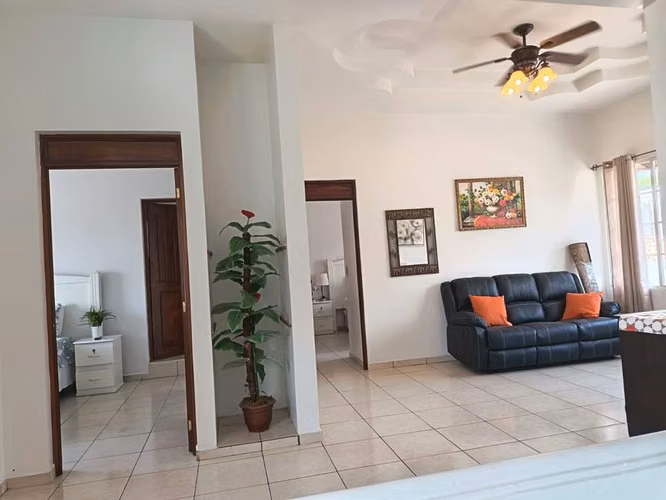 CASA EN ALQUILER MADRE SELVA SANTA ELENA (CONTIGUO A EMBAJADA AMERICANA)