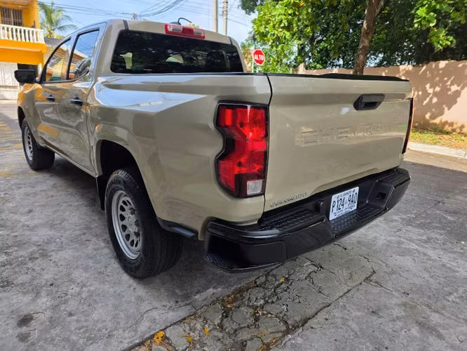 Chevrolet Colorado 2023 motor de  4 cilindros con 42.000 millas