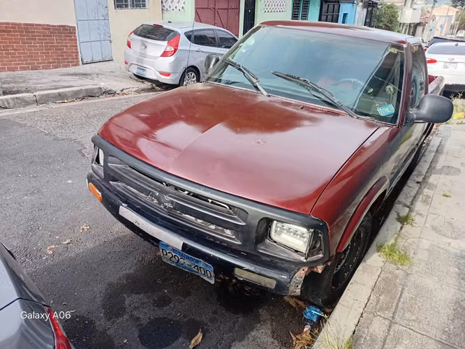 Pick Up CHEVROLET S10 '95  Standard Vehículo para trabajo  Detalles de pintura Motor y Caja a toda prueba