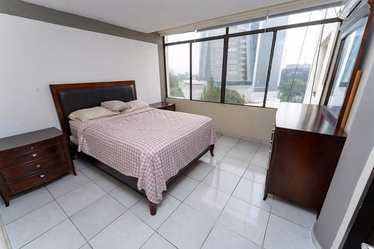 APARTAMENTO EN VENTA EN SAN BENITO DE 3 HABITACIONES Y 236 METROS