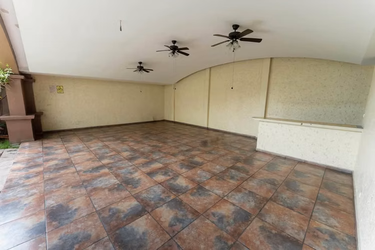 APARTAMENTO EN VENTA EN SAN BENITO DE 3 HABITACIONES Y 236 METROS