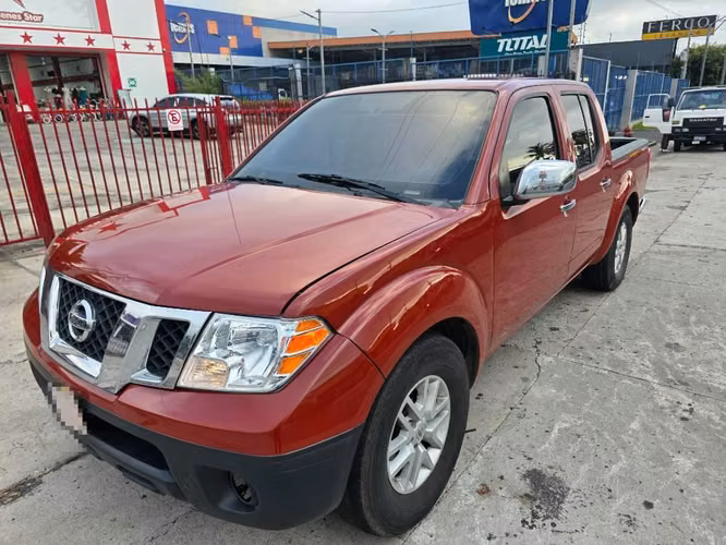 Vendo nissan frontier 2019 automatico 4x2 a toda prueba acepto carro a cuenta