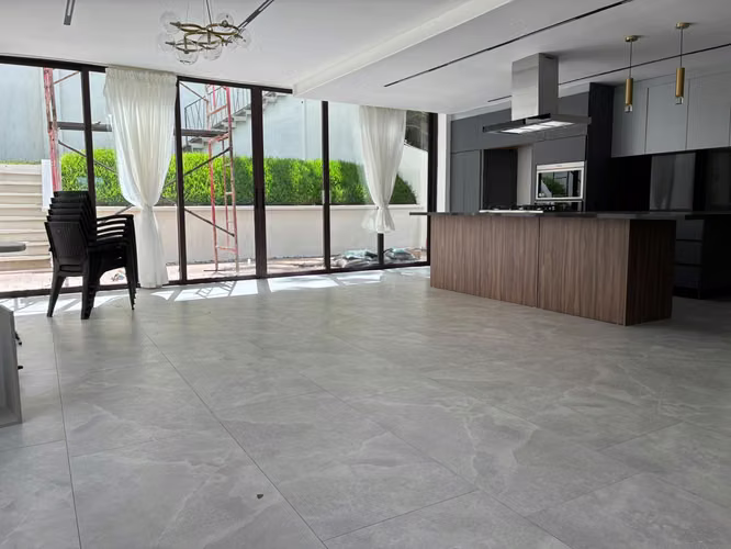 Venta casa  nueva moderna a estrenar con techos altos y preciosa vista , Res. La Florida - Imagen 13