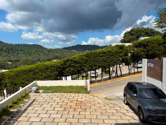 Venta casa  nueva moderna a estrenar con techos altos y preciosa vista , Res. La Florida - Imagen 3
