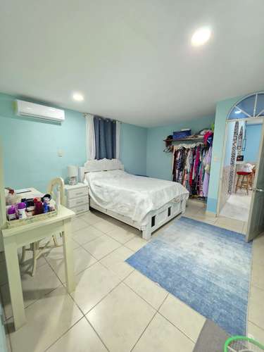 Hermosa Casa con finos acabados en venta en Colonia Granados, Colon, La Libertad.
