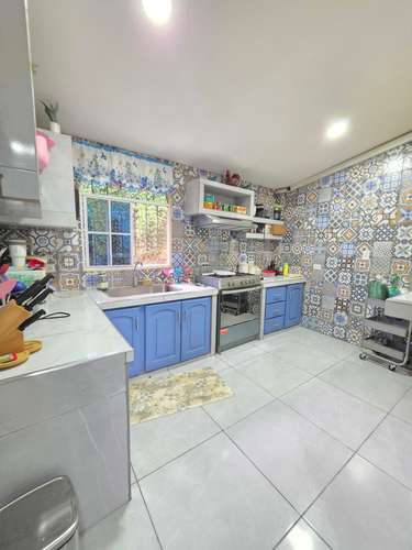 Hermosa Casa con finos acabados en venta en Colonia Granados, Colon, La Libertad.