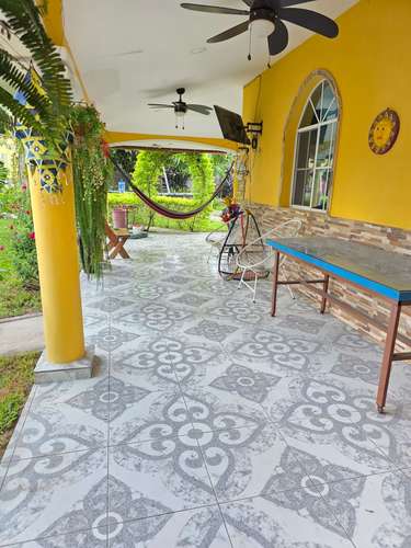 Hermosa Casa con finos acabados en venta en Colonia Granados, Colon, La Libertad.