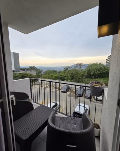 APARTMENT FOR SALE IN COLONY STEP OF 5 ROOMS AND 93 METERS