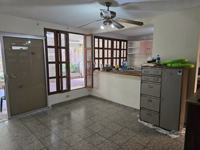 MERLIOT, AMPLIA CASA EN VENTA DOS NIVELES EN PRIVADO POR AV EL BOQUERON