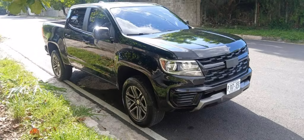 Vendo o cambio por vehículo de menor valor  chevrolet colorado 2021 4x2