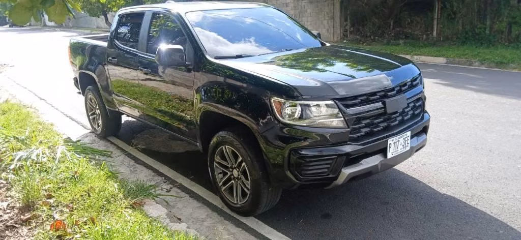 Vendo o cambio por vehículo de menor valor  chevrolet colorado 2021 4x2