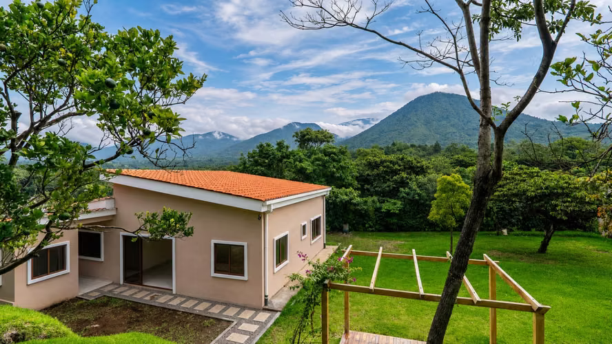 YOU SELL HOUSE IN SAN JOSE LA MADA, JUAYU. SONSONATE