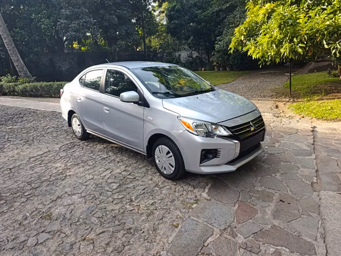 Mitsubishi Mirage Gk millas