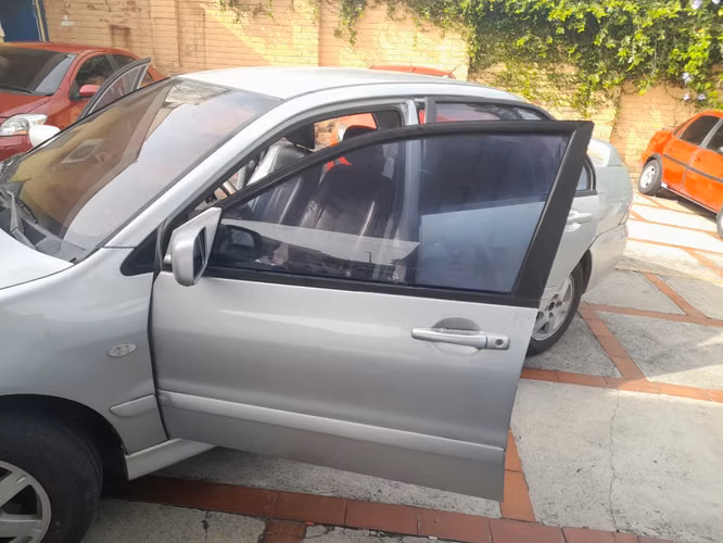 Mitsubishi Lancer GLX