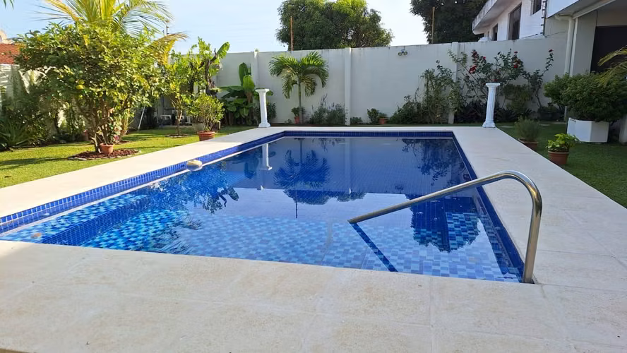 CASA EN ALQUILER EN CUMBRES DE CUSCATLAN AMUEBLADA DE 4 HABITACIONES