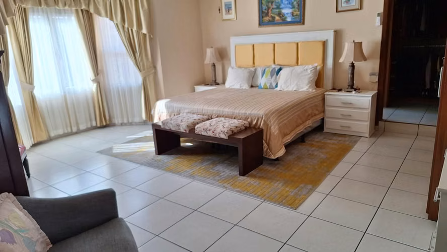 CASA EN ALQUILER EN CUMBRES DE CUSCATLAN AMUEBLADA DE 4 HABITACIONES