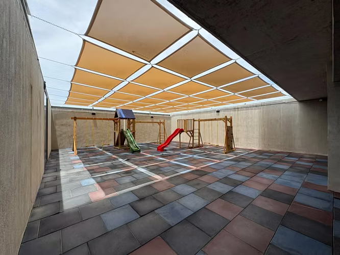 ¡Alquiler apartamento semi amueblado en Art Haus, San Benito! a estrenar!