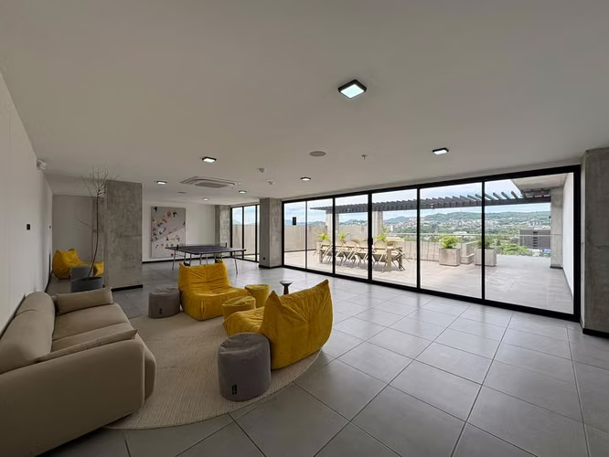 ¡Alquiler apartamento semi amueblado en Art Haus, San Benito! a estrenar!