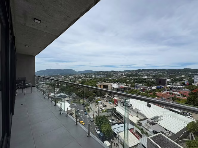 ¡Alquiler apartamento semi amueblado en Art Haus, San Benito! a estrenar!