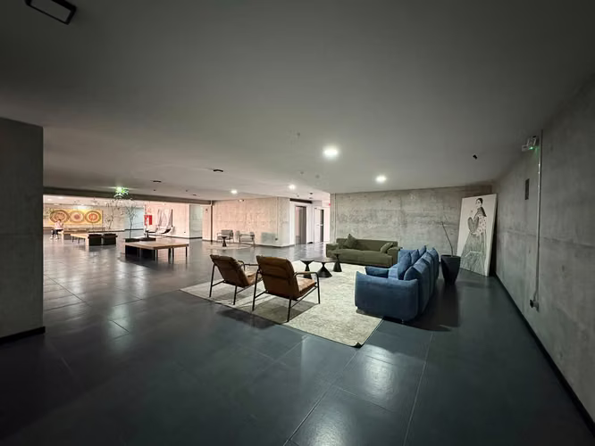¡Alquiler apartamento semi amueblado en Art Haus, San Benito! a estrenar!