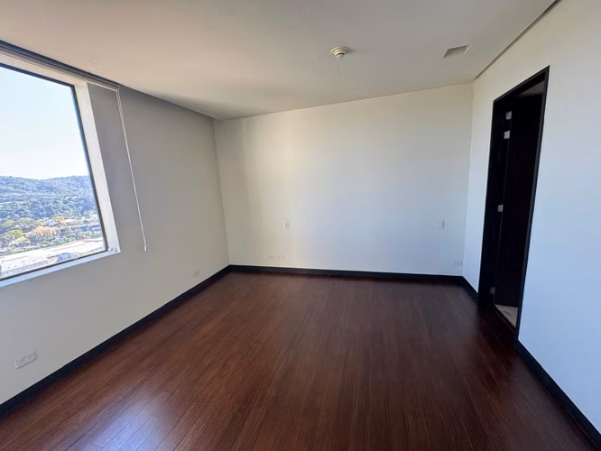 APARTAMENTO EN ALQUILER EN EL PEDREGAL EN SAN BENITO DE 3 HABITACIONES