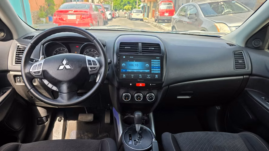 MITSUBISHI OUTLANDER SPORT SE 2013