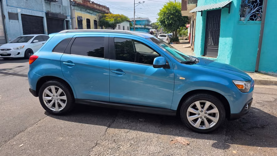 MITSUBISHI OUTLANDER SPORT SE 2013