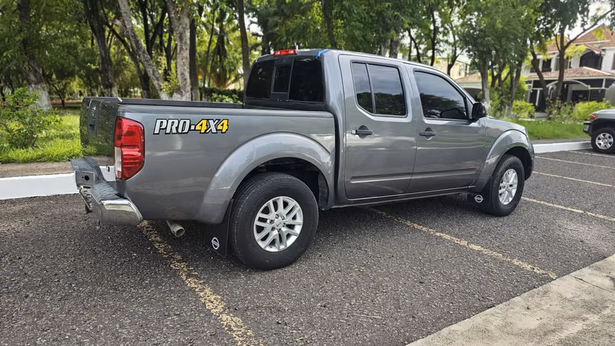  NISSAN FRONTIER 2019 AUTOMÁTICO 4X4 CON PIÑÓN DE MONTAÑA