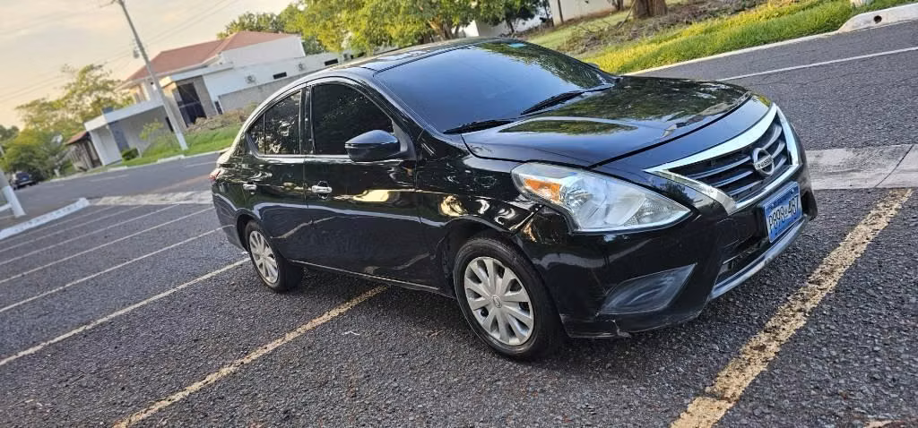  NISSAN VERSA 2013 CON AIRE ACONDICIONADO VIDRIOS ELÉCTRICOS EXELENTE ESTÁDO $4,700
