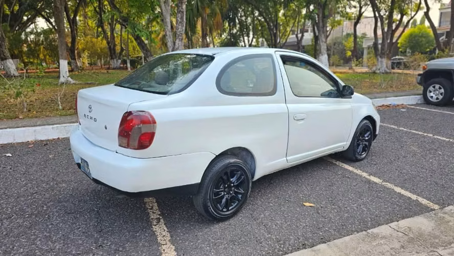  TOYOTA ECHO (YARIS) 2000 ESTÁNDAR MOTOR 1.5