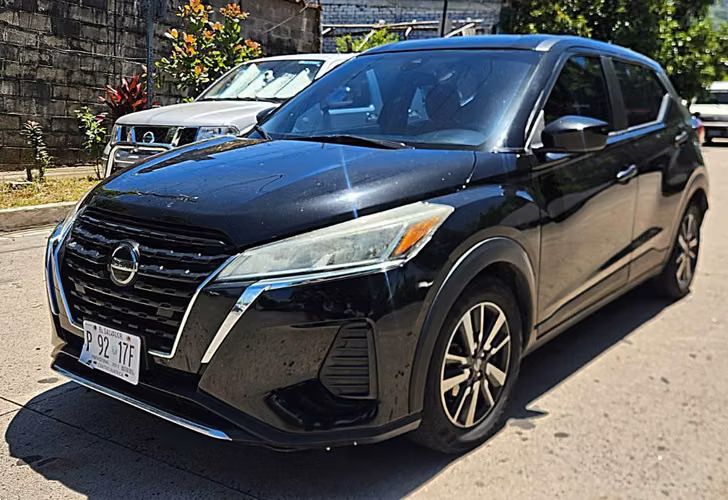 NISSAN KICKS SV 2021 AUTOM MOTOR 1.6 ECODRIVE RINES CAMARA CARPLAY USB BLUETOOTH ACEPTO AUTO A CUENTA