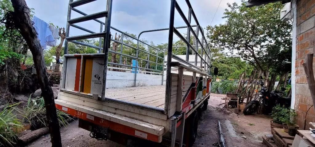 CAMION ISUZU NPR 2025 NITIDO