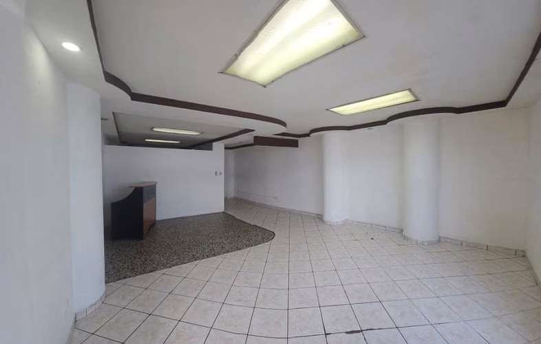 Alquiler local comercial Col Escalón