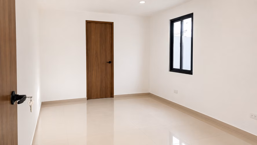 Escalón, local con oficinas en venta.