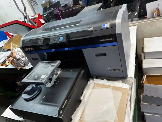 Impresora DTG Epson SureColor F2100 - ¡Como Nueva / Solo Pruebas!