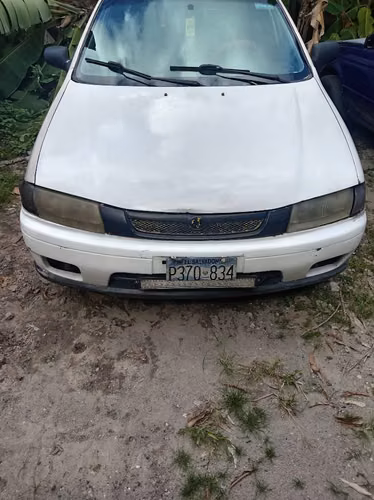 MAZDA 323 ALLEGRO 1998 | MECÁNICO | GASOLINA | PAPEL AL DÍA 2026 | LISTO PARA TRANSFERIR | SAN SALVADOR