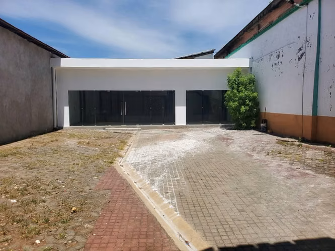 # SE ALQUILA PROPIEDAD EN EL CENTRO DE SAN MIGUEL