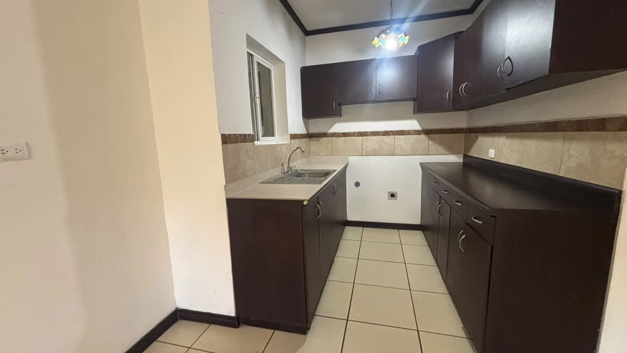 SE VENDE APARTAMENTO COLONIA ESCALÓN, por la 75 Av. Norte, tiene 88.72 m²